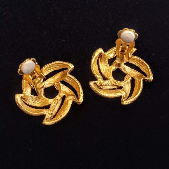 Vintage Erwin Pearl Gold Matte Clip Earrings - Picture 3 of 4
